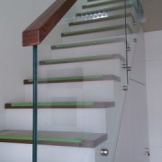 Samonosilne stopnice (56)